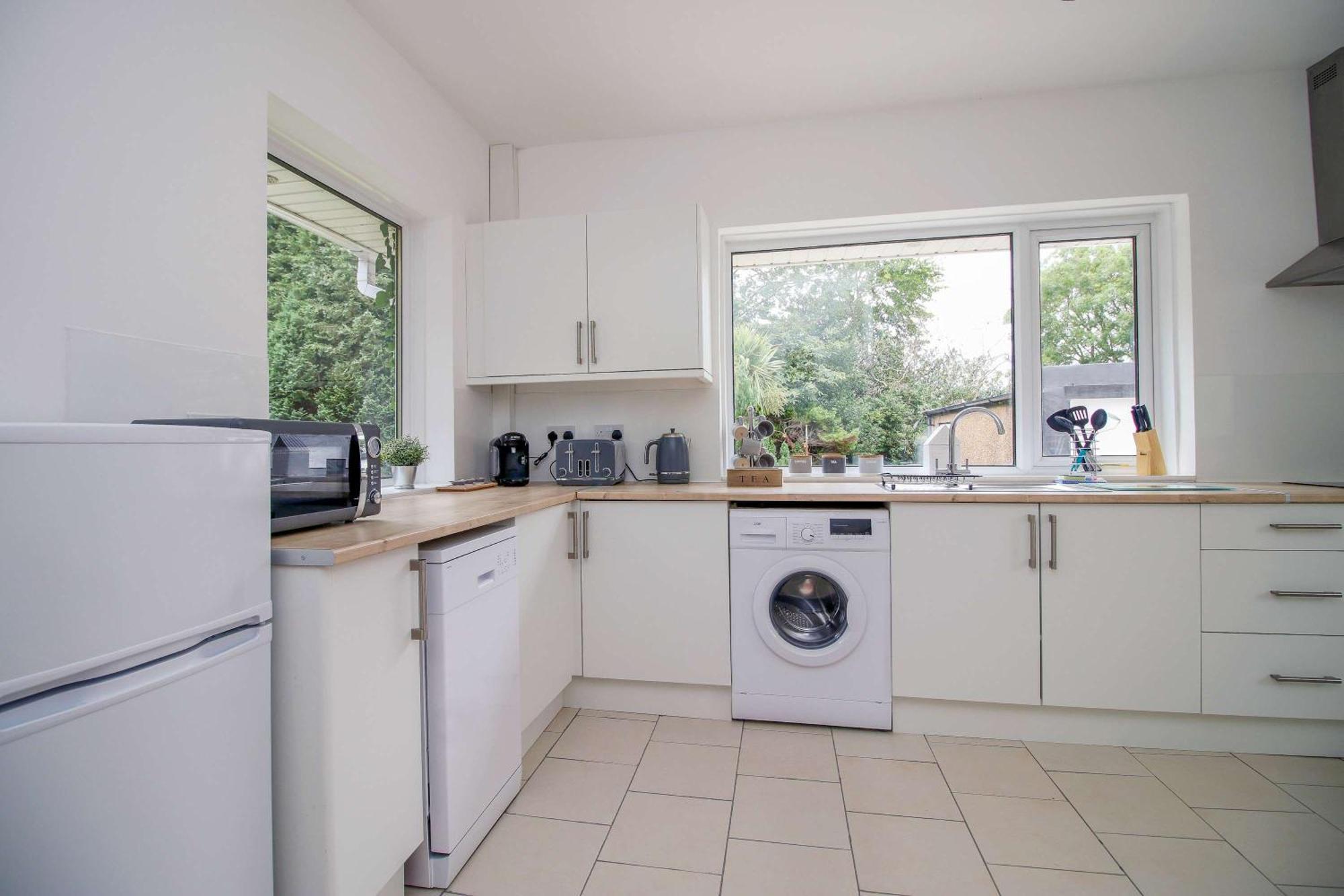 The Lockett Wonderful Large Bungalow Plympton, Plymouth Free Parking By Staystaycations エクステリア 写真