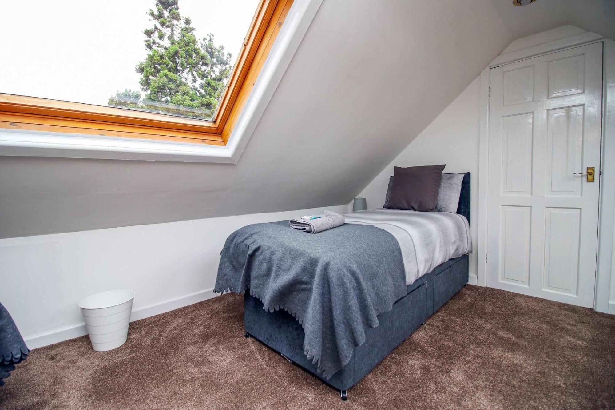 The Lockett Wonderful Large Bungalow Plympton, Plymouth Free Parking By Staystaycations エクステリア 写真